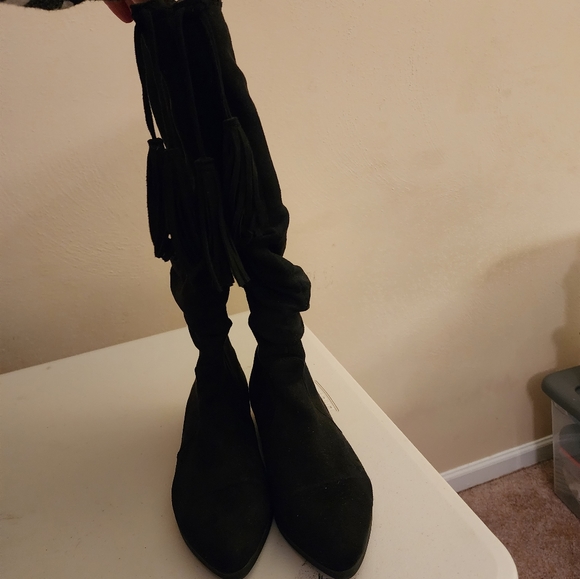 Comfort view knee high wide cafeSuede boots with tassels - Picture 3 of 7